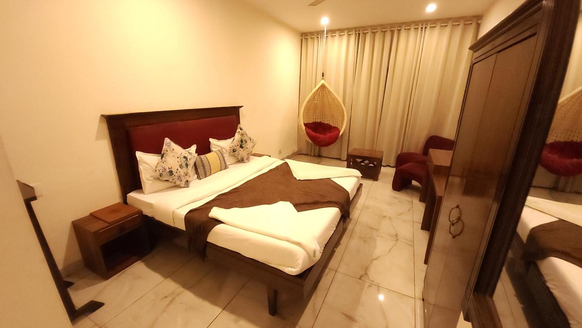 Hotel Multitech Premium Chandigarh Exterior photo
