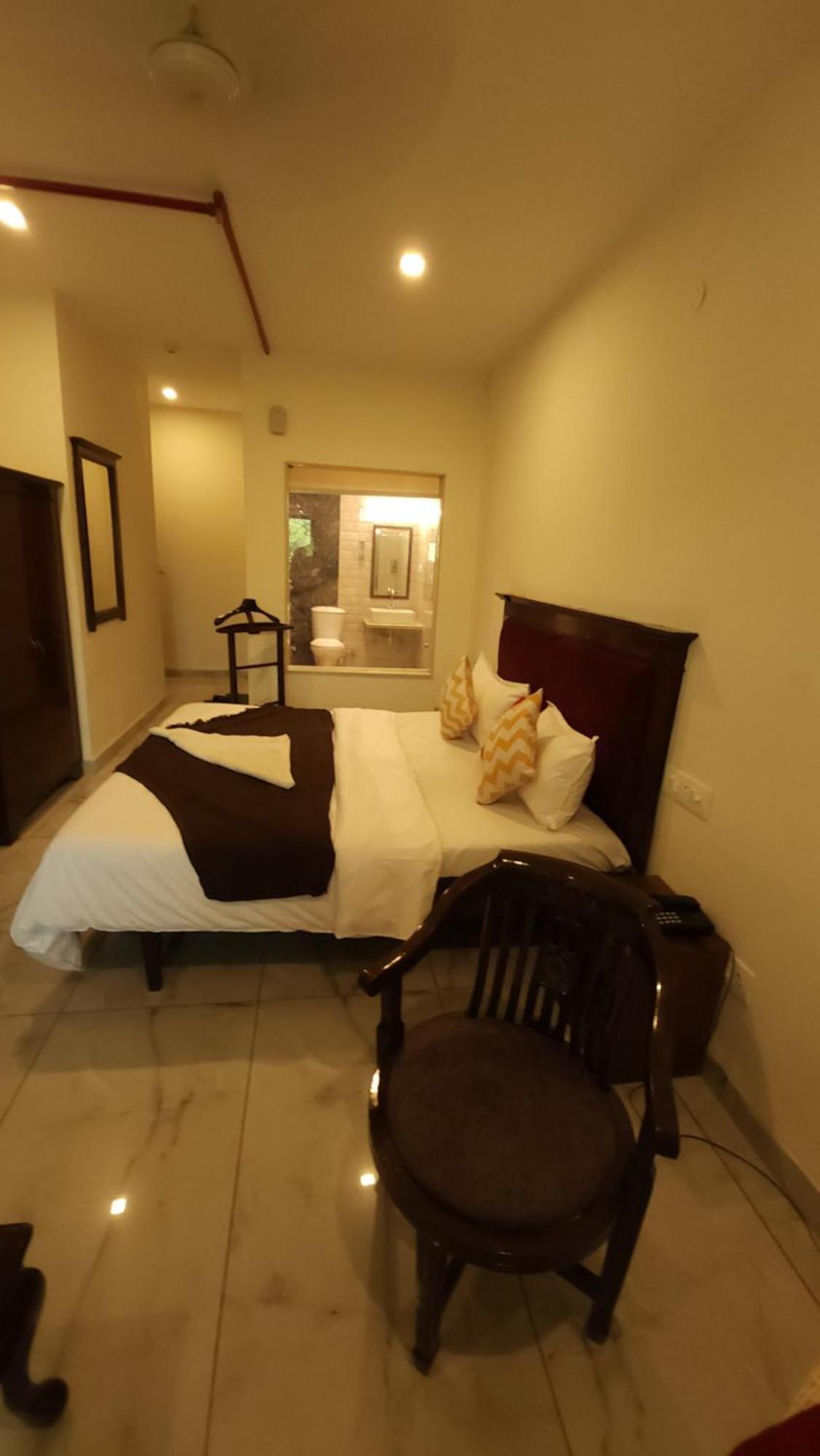 Hotel Multitech Premium Chandigarh Exterior photo