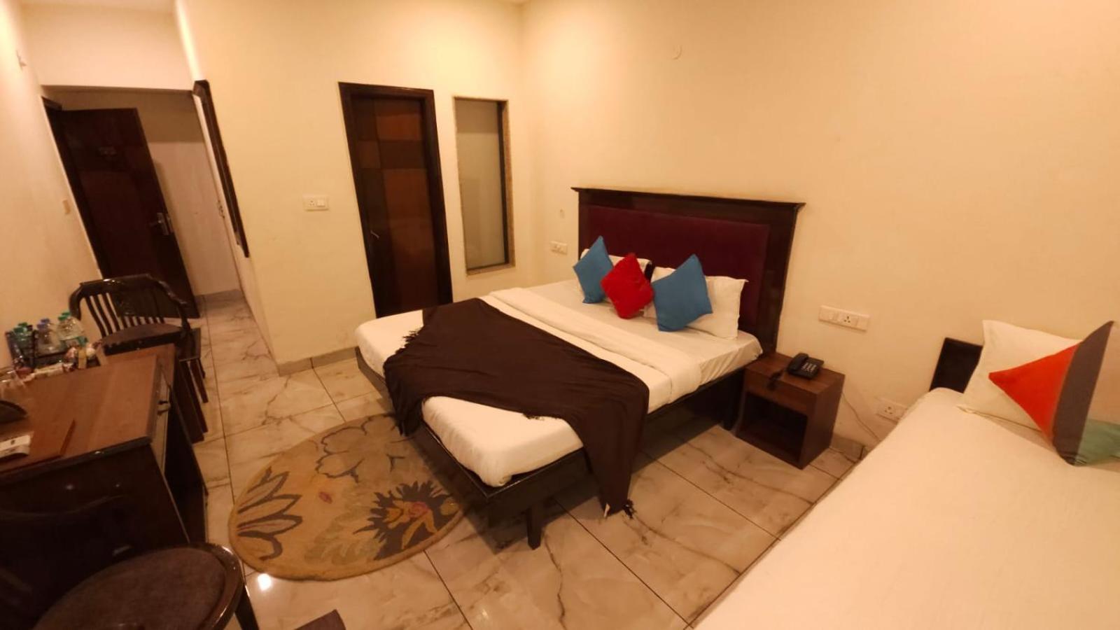 Hotel Multitech Premium Chandigarh Exterior photo